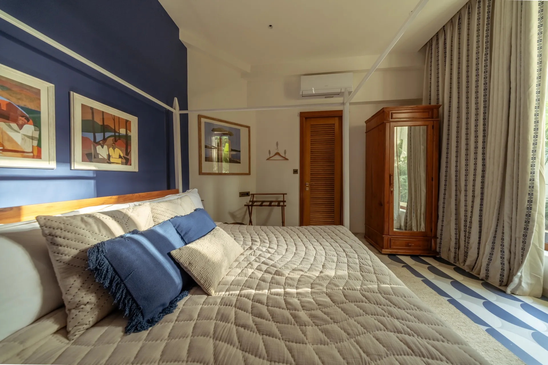 Azul Room bed